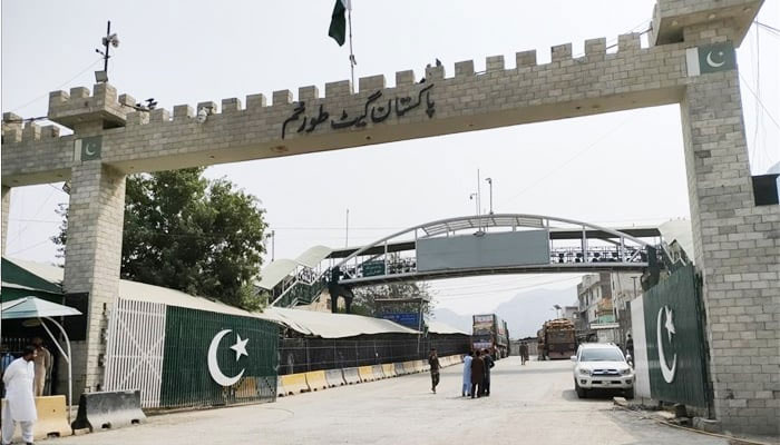 In this undated picture people are pictured at the zero point Torkham border crossing between Afghanistan and Pakistan, in Nangarhar province. — APP