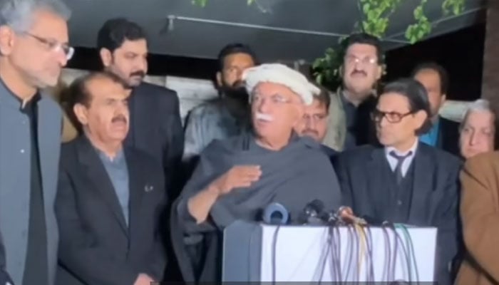 TTAP chief Mahmood Khan Achakzai (centre) along with other opposition leaders addressing the press conference Febrary 26, 2025. —Screengrab via Facebook@MehmoodKhanAchakzaiOfficial