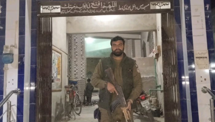 A Punjab police personnel stands guard in Lahore on March 2, 2025. — Facebook@PunjabPolicePakistanOfficial