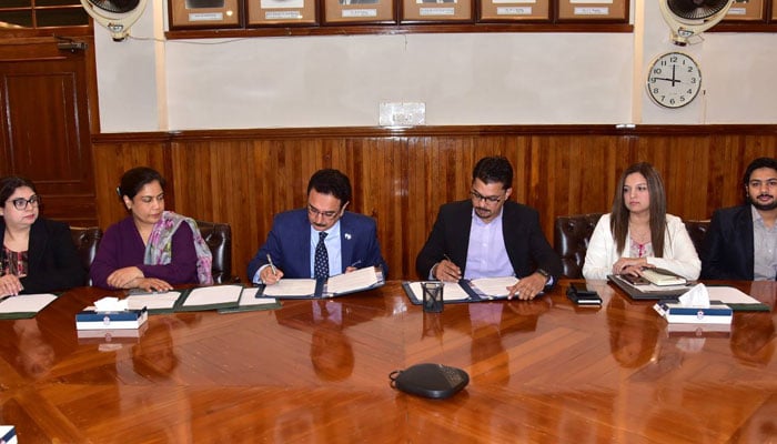 MOU signing ceremony between PU and PITB at PU VC’s office on March 4, 2025. — Facebook@UniversityOfThePunjab.Official