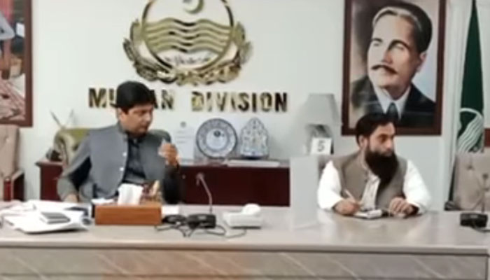 Multan Commissioner Amir Kareem Khan (left) chairs a meeting on March 5, 2025. — Screengrab via Facebook@Commissioner Multan