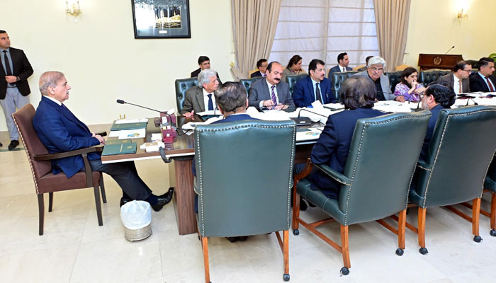 Prime Minister Shehbaz Sharif chairing the Steering Committee meeting of Small and Medium Enterprises Development Authority (Smeda) on March 6, 2025. — PID