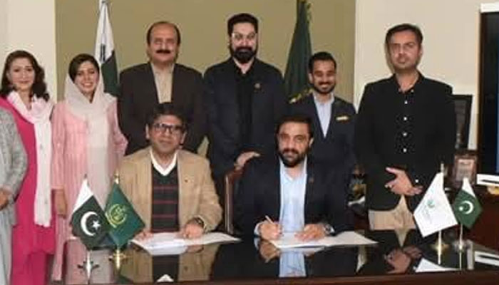 A signing ceremony of the letter of intent between Prime Ministers Youth Programme and Zalmai Foundation at the Prime Ministers Office on March 11, 2025. — Facebook@ranamashhoodahmadkhan