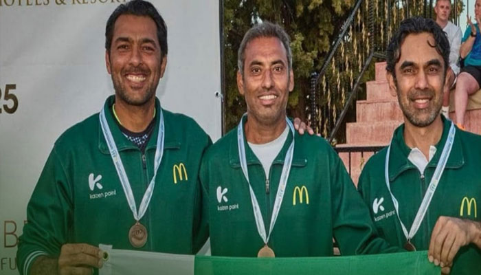 Pakistans (from left) Aisam-ul-Haq Qureshi, Aqeel Khan and Shehryar Salamat posing after securing medal, March 16, 2025. —Facebook@PTVCSports