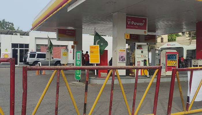 A petrol pump displays deserted look due to the strike in Karachi on July 5, 2024. — Geo.tv