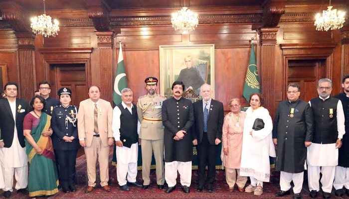 Group photo of Governor Punjab Saleem Haider after Civil Award ceremony on Pakistan Day at Governor House on March 23, 2025. — INP