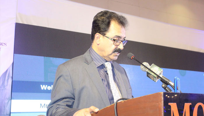 Sarhad Chamber of Commerce and Industry (SCCI) president Fazal Moqeem Khan addresing an event. — Facebook@sarhadchamber
