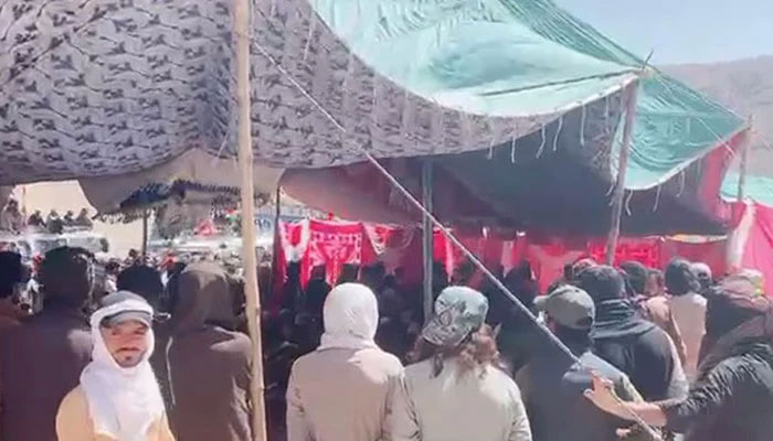 BNP-P workers and supporters pictured at the partys sit-in at Lak Pass area in Mastung on March 29, 2025. — Reporter/Ataullah Baloch