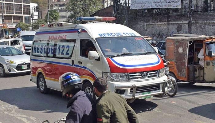 A view of the ambulance stuck in traffic on March 13, 2025. — Online