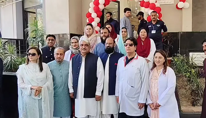 Provincial Health Ministers Khawaja Salman Rafique (3rd left) and Khawaja Imran Nazir (2nd left) pose for a group photo during their visit to Sir Ganga Ram Hospital on March 31, 2025. — Screengrab via Facebook@SalmanRafiquePK