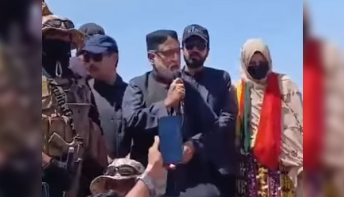 Balochistan National Party (BNP) chief and former chief minister Sardar Akhtar Jan Mengal (centre) addresses the participants of a long march rally on March 28, 2025. — Screengrab via Facebook@fazalkalmati.baloch