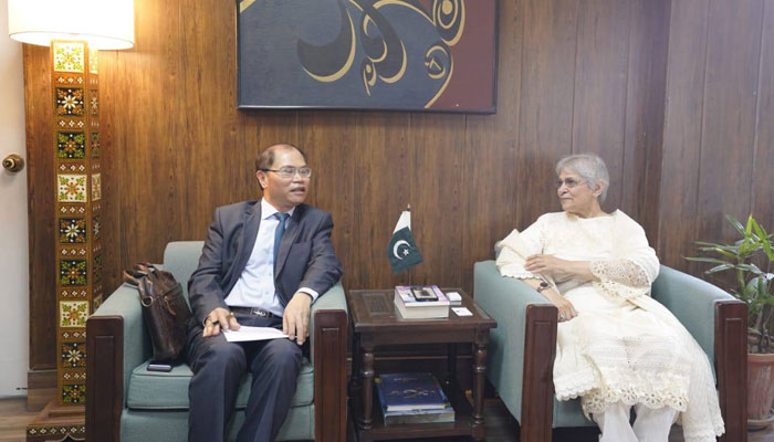 Ambassador of Vietnam to Pakistan Pham Anh Tuan exchanges of views with Chairperson of the Pakistan Academy of Letters (PAL)  Dr Najiba Arif during a meeting on April 7, 2025. — Facebook@PakistanAcademyofLetters