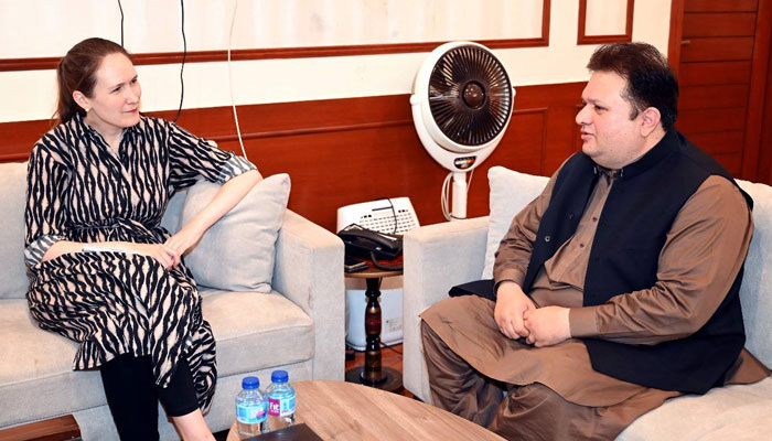 US Consul General Ms Kristin K. Hawkins exchanges views with South Punjab Additional Chief Secretary Fuad Hashim Rabbani  during visit to the South Punjab Secretariat on April 8, 2025. — Facebook@ACSSouthPunjab