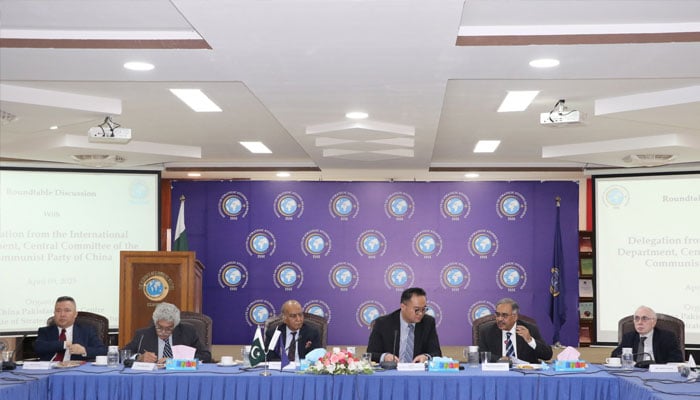 Participants seen at a roundtable discussion between ISSI and Chinese delegation comprising senior members of IDCPC (International Department of the Central Committee of the Communist Party of China) and scholars from China’s leading Universities. — Facebook@Institute.of.Strategic.Studies.Islamabad/File