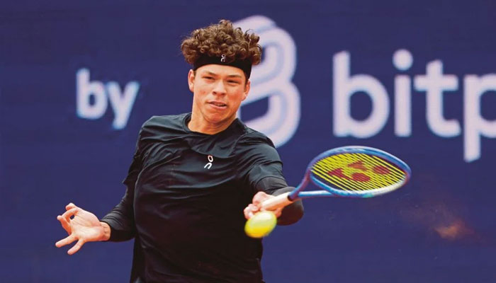 Ben Shelton in action during his quarter-final match against Luciano Darderi at the Munich Open at MTTC Iphitos in Munich, Germany on April 19, 2025. — Reuters/File