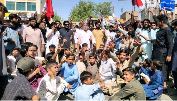 People protest demonstration against building new canals to draw additional water from the Indus River, anti-people policies decisions and amending the Irsa Act in Larkana on April 20, 2025. — PPI
