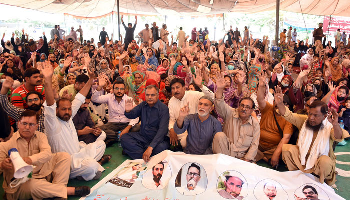 Activists of Grand Health Alliance shouting slogans during protest in favor of their demands at Mall road, in Lahore on April 23, 2025. — Online