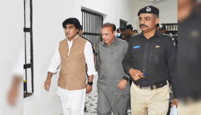 Punjab Home Secretary Noor-ul-Amin Mengal (left) visits Sialkot District Jail on April 24, 2025. — Facebook@homedepartmentpunjabofficial