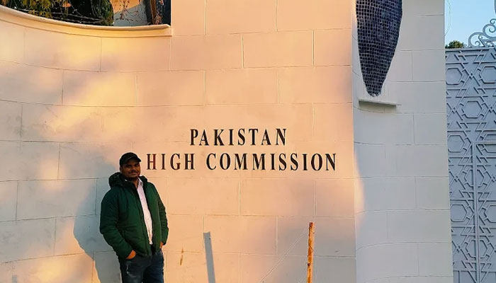 A boy stands out of Pakistan High Comission New Delhi. — Googlemaps@prabhuranjan Pradhan/File