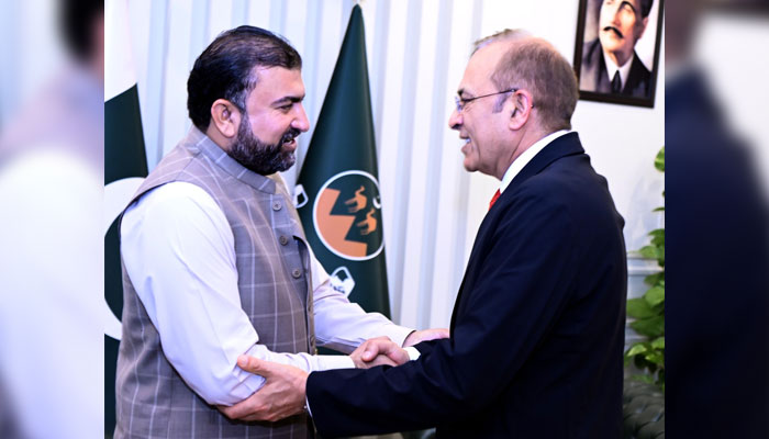 Rector NUST Dr Muhammad Zahid Latif (right) shaking hands with Chief Minister Balochistan Mir Sarfraz Bugti during a meeting on April 30, 2025. — Facebook@nustofficial