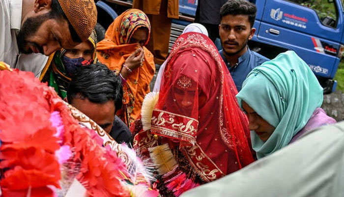 ‘We don’t care’: weddings go on in AJK despite India war threat