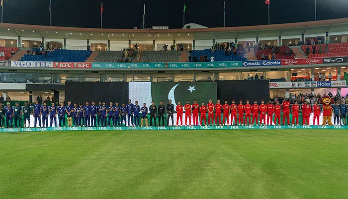 Players observe one-minute silence to pay homage to martyrs, May 7, 2025. —PCB