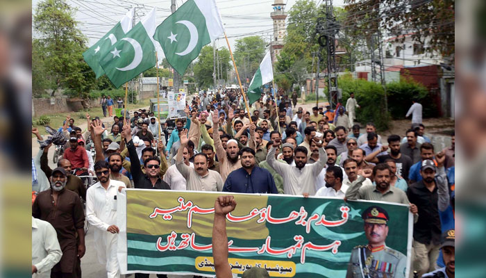 Members of Municipal Corporation Rawalpindi are holding protest rally against Indian missile strikes in cities of Punjab and AJK and expressing solidarity with Pakistan Armed Forces, in Rawalpindi on May 7, 2025. — PPI