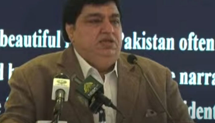 Minister of State for Religious Affairs Kesoo Mal Kheal Das addresses a seminar. — Radio Pakistan/File
