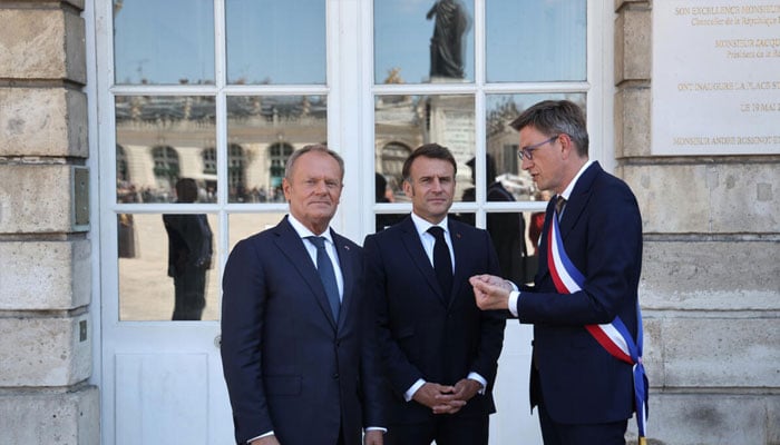 French President Emmaneul Macaron (centre).— AFP/File