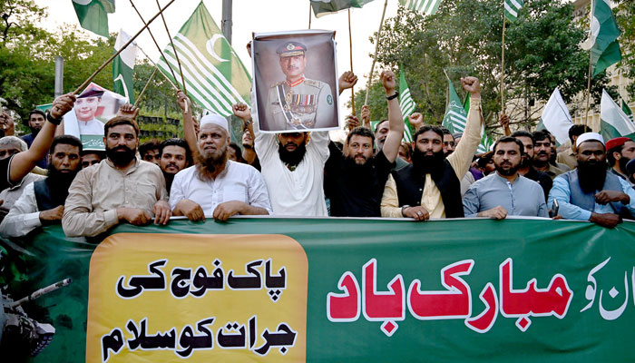 Civil society members express solidarity with Pakistan Armed Forces during a rally at Mall Road Charing Cross, on the brilliant success of Operation Bunyan-un-Marsus against Indian aggression on May 10, 2025. — APP