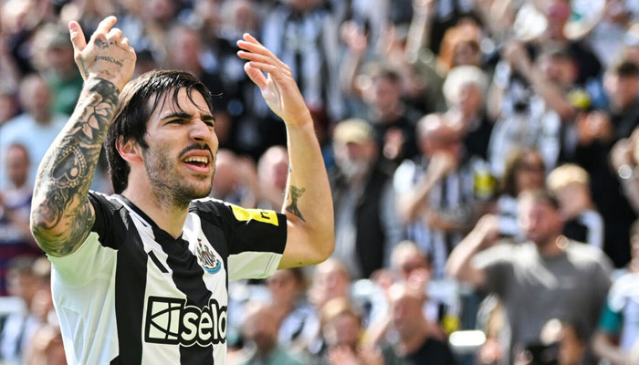 Newcastles Sandro Tonali celebrates after scoring against Chelsea. —AFP/File
