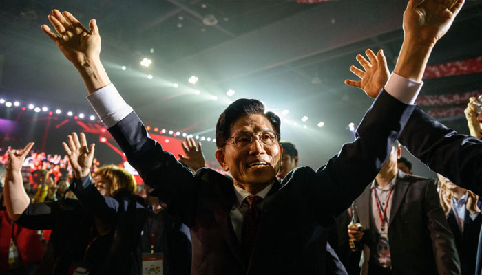 The People Power Party formally registered Kim Moon-soo as its official presidential candidate on Sunday, a day after it tried to cancel his candidacy. —AFP