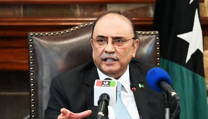 PPP Co-chairman Asif Ali Zardari addresses a press conference held at CM House in Karachi, on May 11, 2022. — PPI