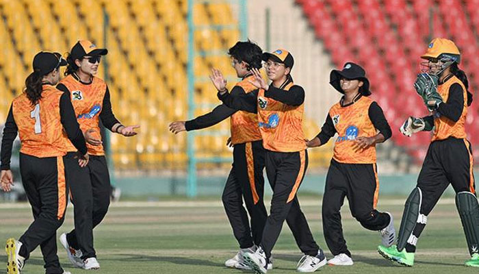 Stars players seen in a huddle.— PCB/File