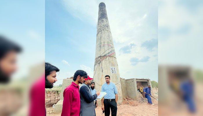 Pak-EPA cracks down on substandard brick kilns in Islamabad on May 28, 2025.— NNI
