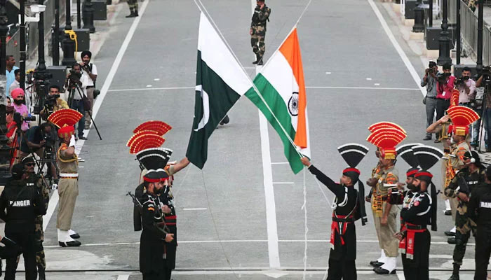 Soldiers from Pakistan and India at the border can be seen in this undated image. — Reuters/File
