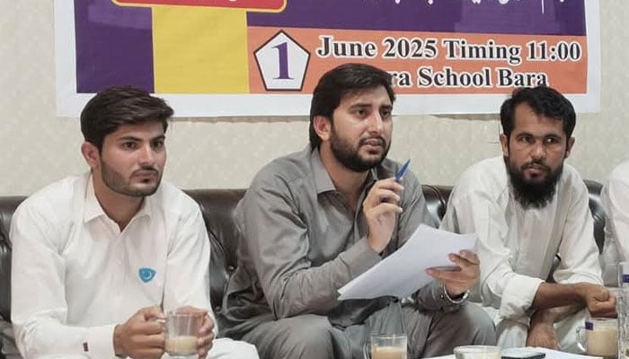 IJT KP nazim Asfandyar Ezzat (centre) speaks during a meeting on June 1, 2025. — Facebook@IJTPeshawerdivision