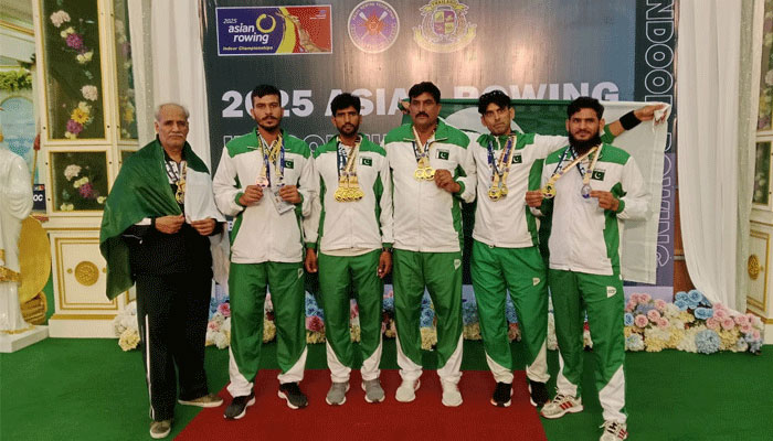 Pakistani athletes pose for a picture after securing 14 medals and finishing third overall at the Asian Indoor Rowing Championship in Pattaya on June 1, 2025. — Reporter/Faizan Lakhani