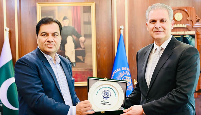 Ambassador of Jordan Maen AM Khreasat (right) with Chairman of the Capital Development Authority (CDA), Muhammad Ali Randhawa.— Facebook@cda.isb.pk/File
