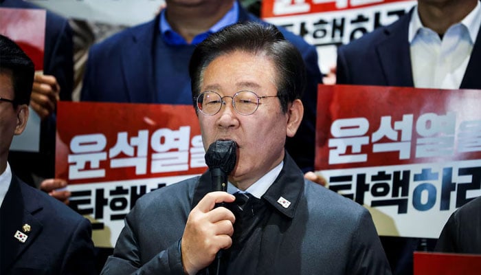South Koreas main opposition Democratic Party leader Lee Jae-myung and lawmakers attend a press conference at the National Assembly in Seoul, South Korea, December 7, 2024.— Reuters