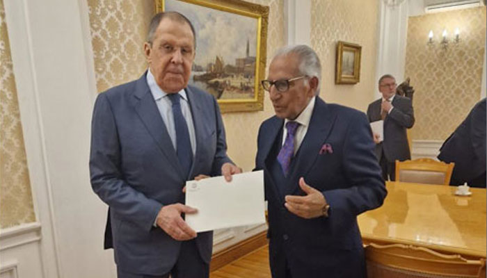 Special Assistant to the Prime Minister (SAPM)/State Minister Syed Tariq Fatemi, in a meeting with Russian Foreign Minister Sergey Viktorovich Lavrov. —Sabah/File