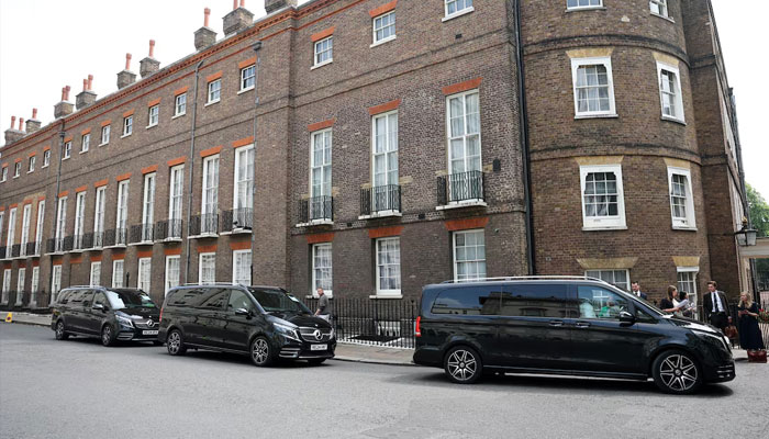 Vehicles arrive at Lancaster House, on the day when the trade talks are due to take place in London between the U.S. and China, in London, Britain, June 9, 2025.—Reuters