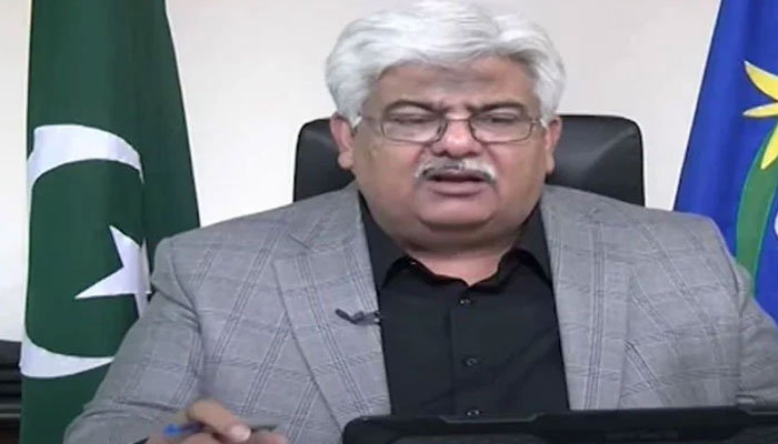 FBR Chairman Rashid Mehmood Langrial speaks during Geo News special transmission Aakhri Mauqa: Pakistan Kay Liye Kar Dalo on February 16, 2025. — Screengrab via Geo News