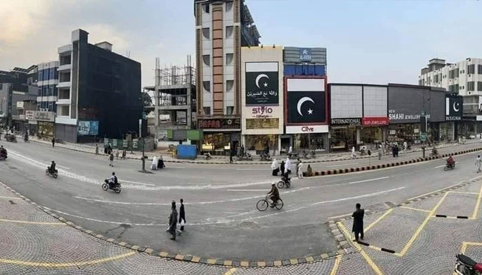 A view of a road in Peshawar Saddar. —Facebook@abid.walikhan1/File