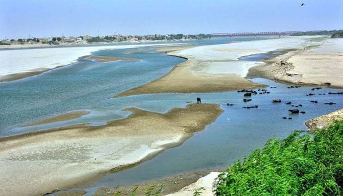 A view of dry bed of Indus River at Hussenabad. &mdash; APP/File