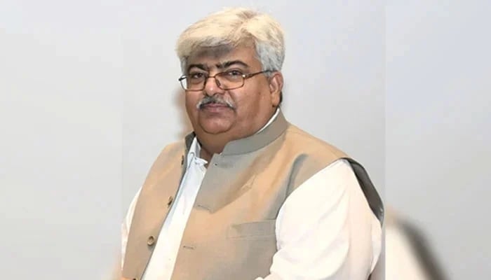 Federal Board of Revenue (FBR) Chairman Rashid Mahmood Langrial addresses an event. &mdash; National Defence University website/File