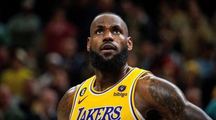 LeBron makes winning return for Lakers in 23rd season