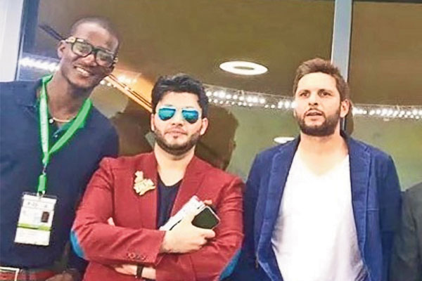 Peshawar Zalmi captain Shahid Afridi, who lost in the semi-finals, was also spotted in the crowd and it was great to see cricketers forget rivalries and simply come out in support of the game.
