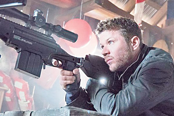 Having made an impact in Secret and Lies, Ryan Phillippe returns to television with Shooter, which is based on the novel Point of Impact by Stephen Hunter and the 2007 film starring Mark Wahlberg.