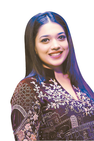 Sanam Jung sporting centre parting with straight hair